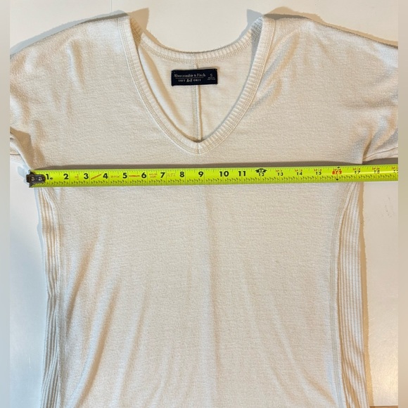 Abercrombie & Fitch Womens Size S V-Neck Cozy Soft Sweater White Draped - Picture 5 of 6